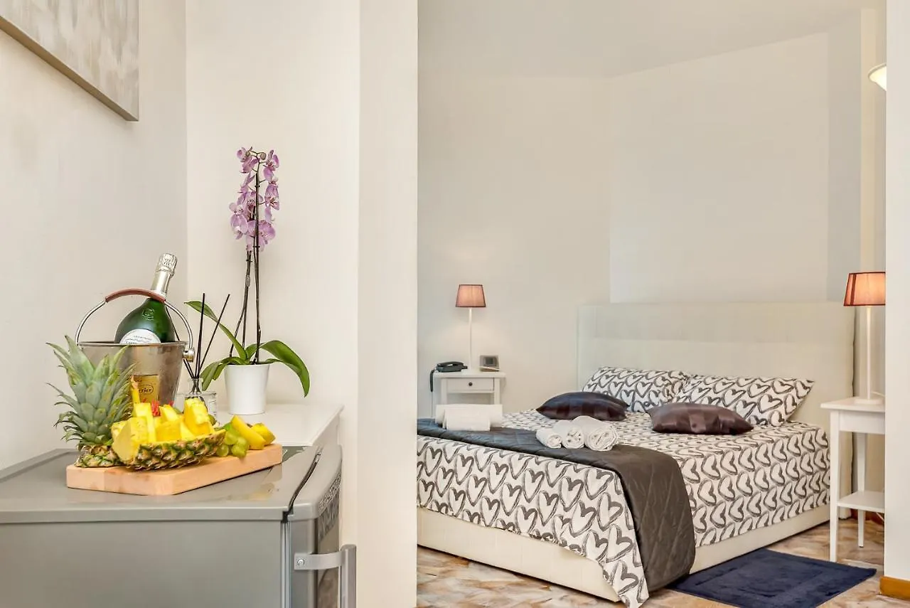 Hotel La Pietra Restaurant Fosdinovo 3*,  Italy