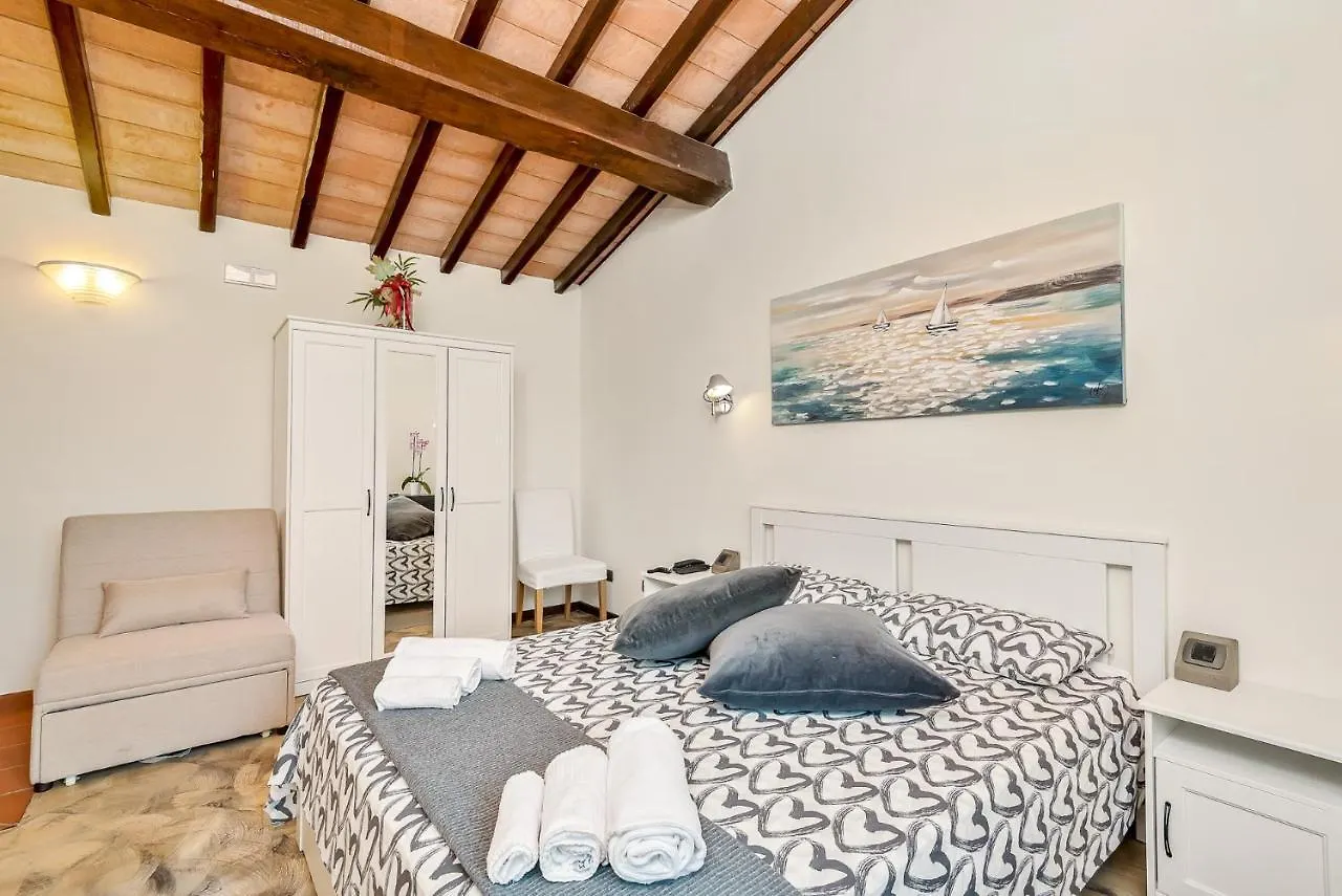 Hotel La Pietra Restaurant Fosdinovo Italy